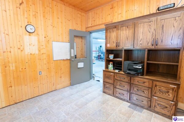 1283855-19cd004b-d12d-47e8-bd7c-c5ecbe77f83d