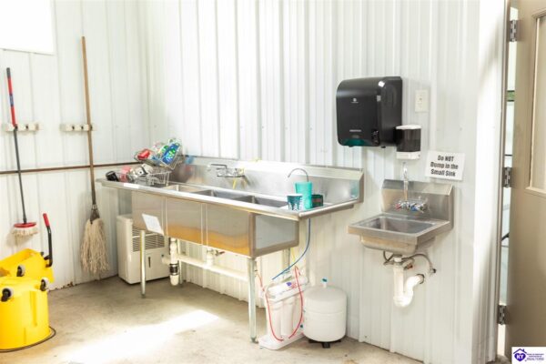 1283855-84c1ecac-8703-49d2-9ccf-18eb1dbd51ed