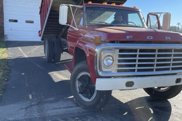 1979 F700 GRAIN BED WESTFIELD DEED AUGERb