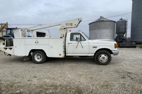 1989 F350 BUCKET TRUCKb