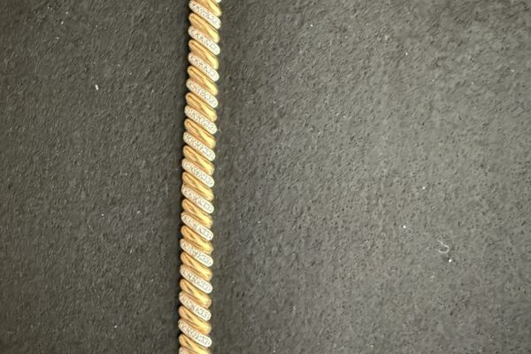 539.JPG .925 SILVE AND DIAMOND CHIP BRACELET