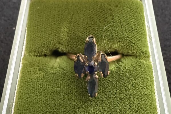 546.JPG SAPHIRE 4 STONE GOLD RING