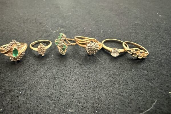548.JPG SIX GOLD RINGS WITH VARIOUS STONES