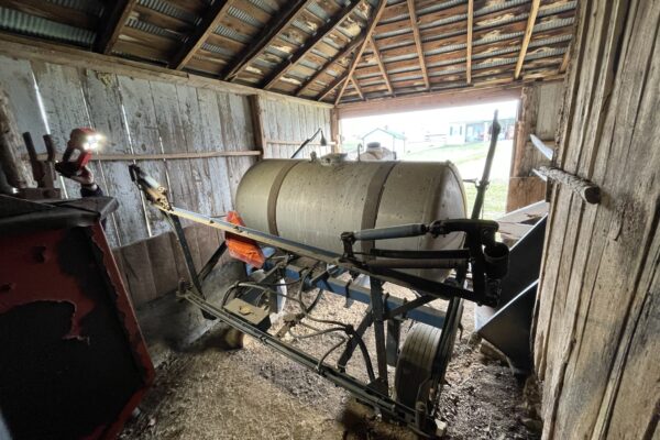 JOHN BLUE TOW BEHIND BOOM SPRAYERc