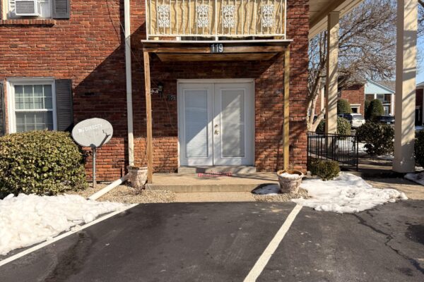 1926 GOLDSMITH LANE #109